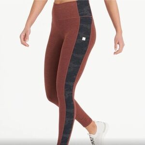 Vuori Aspire Elevation Legging in Cedar Heather Women’s L